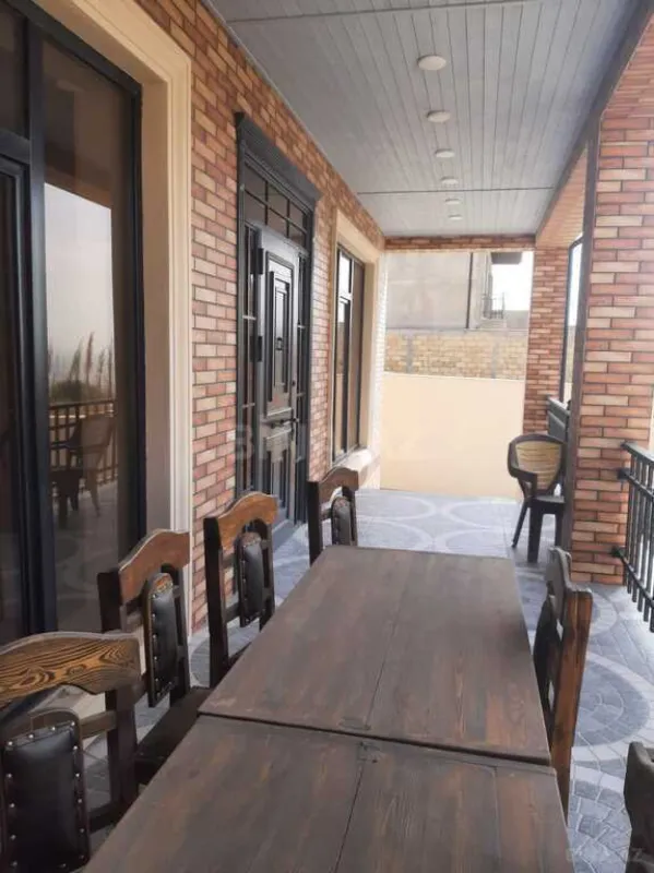 Satılır 4 otaqlı həyət evi 160 m²