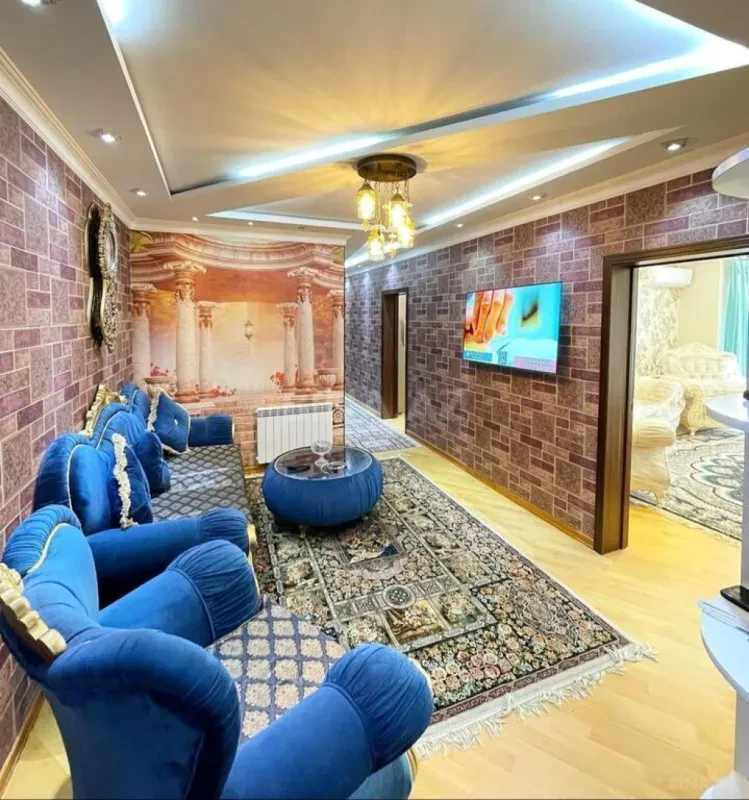 Satılır 3 otaqlı mənzil 135 m²