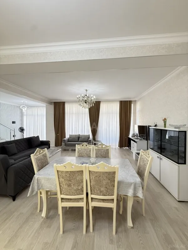 Satılır 5 otaqlı həyət evi 180 m²