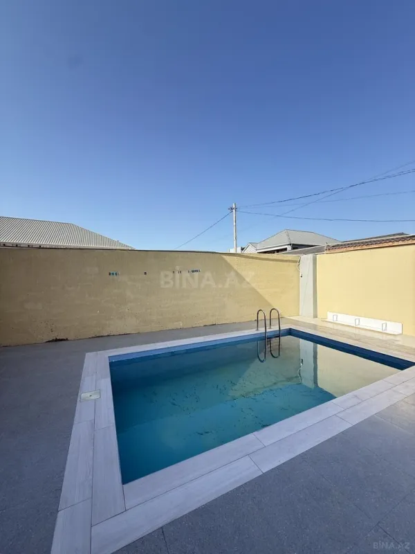 Satılır 5 otaqlı həyət evi 180 m²