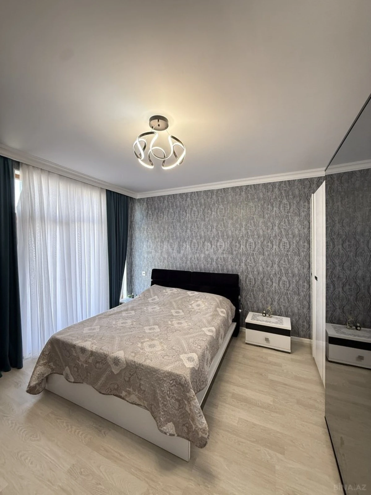 Satılır 5 otaqlı həyət evi 180 m²