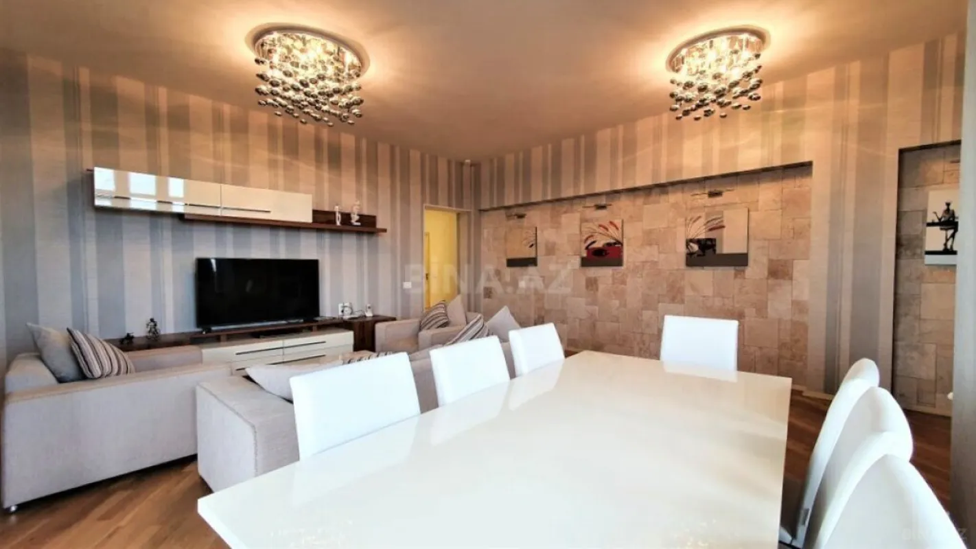 Kirayə verilir 3 otaqlı mənzil 140 m²