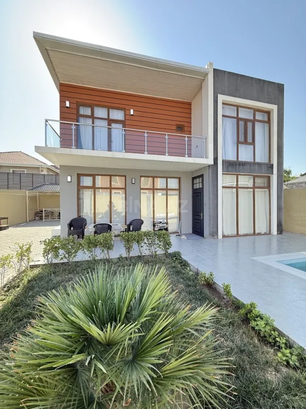 Satılır 5 otaqlı həyət evi 180 m²