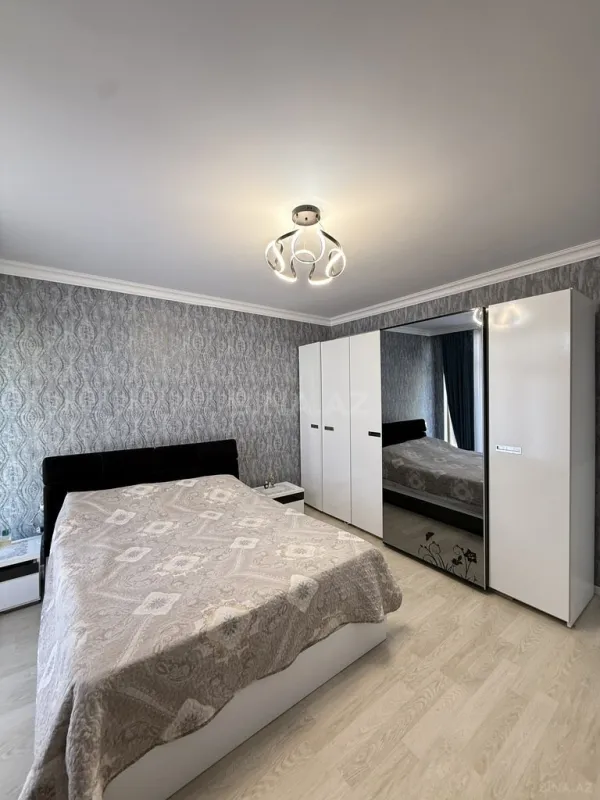 Satılır 5 otaqlı həyət evi 180 m²
