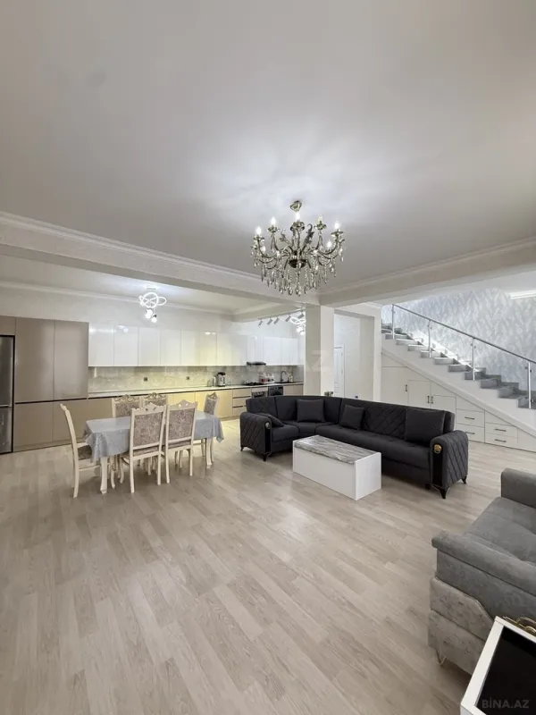 Satılır 5 otaqlı həyət evi 180 m²