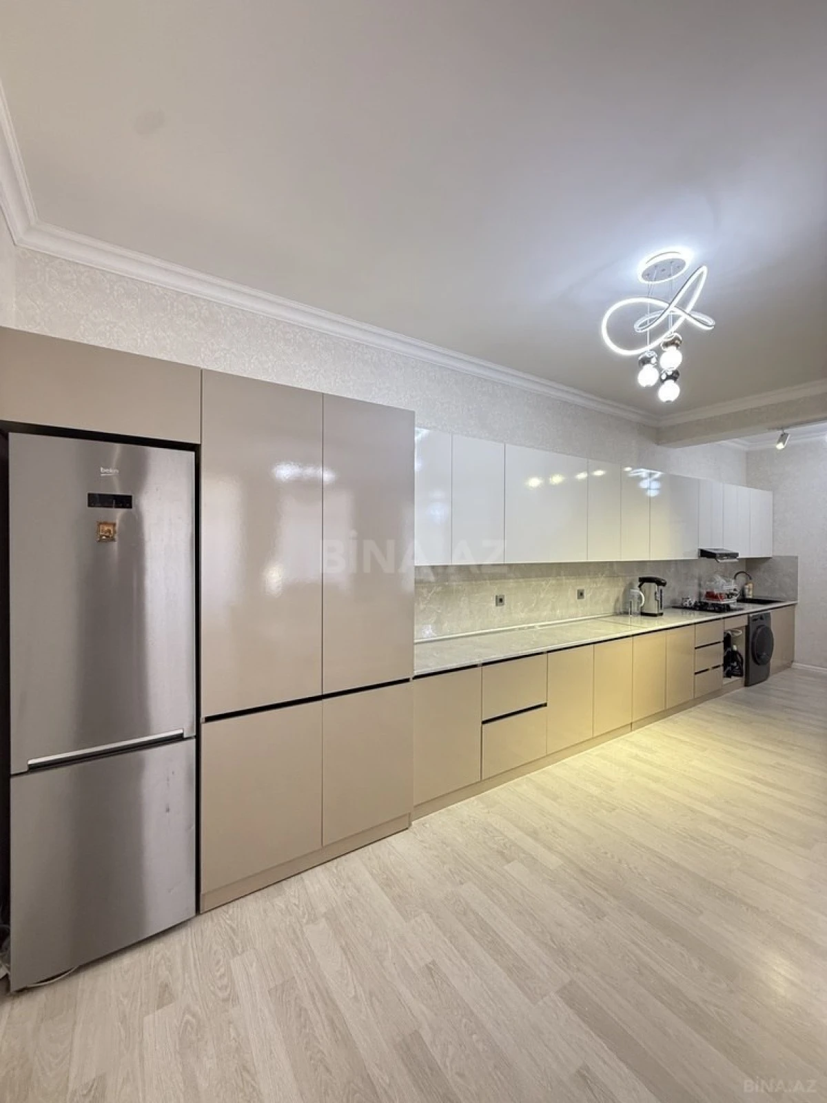 Satılır 5 otaqlı həyət evi 180 m²