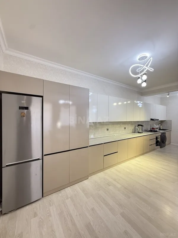 Satılır 5 otaqlı həyət evi 180 m²