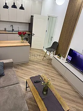 Kirayə verilir 2 otaqlı mənzil 50 m²