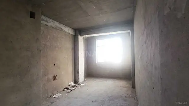 Satılır 4 otaqlı mənzil 182 m²