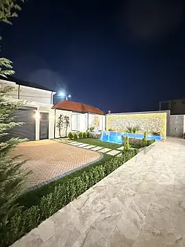 Satılır 4 otaqlı həyət evi 200 m²