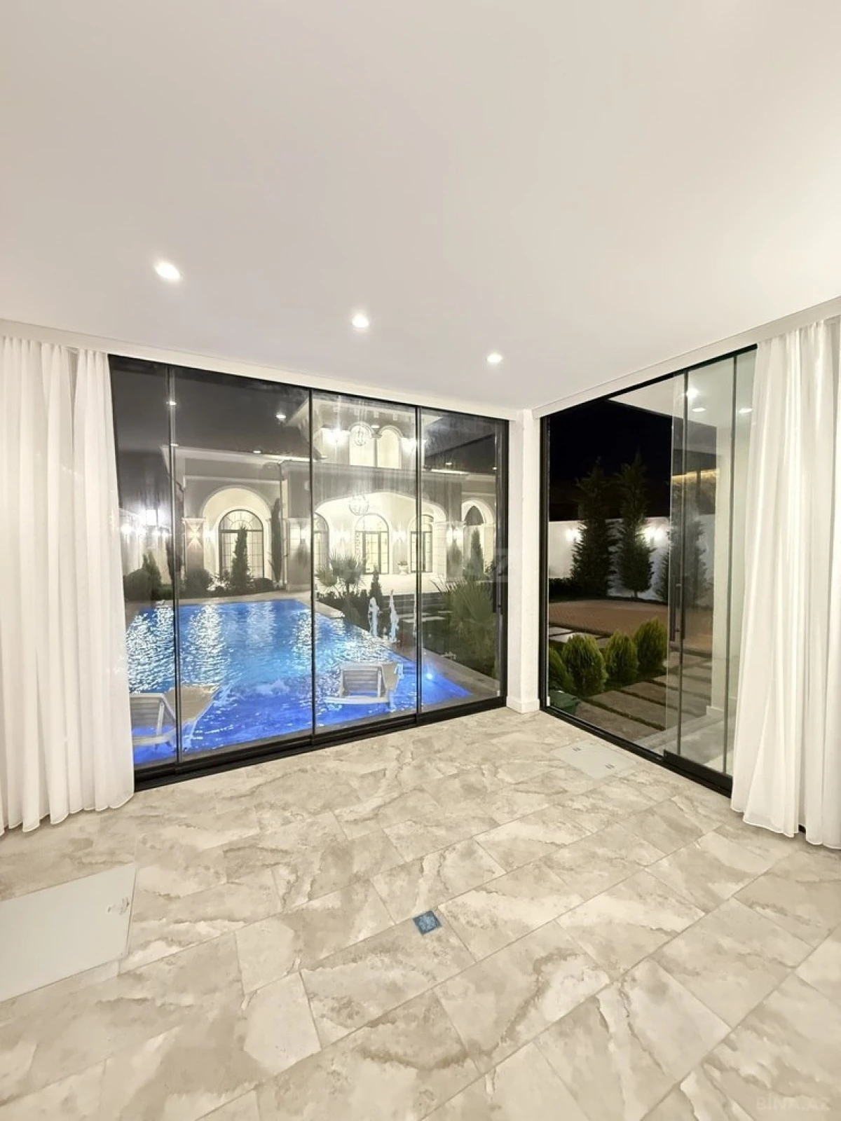 Satılır 4 otaqlı həyət evi 200 m²