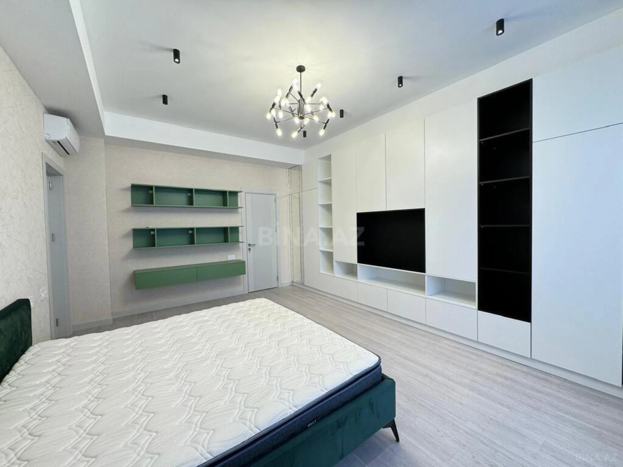 Kirayə verilir 3 otaqlı mənzil 140 m²
