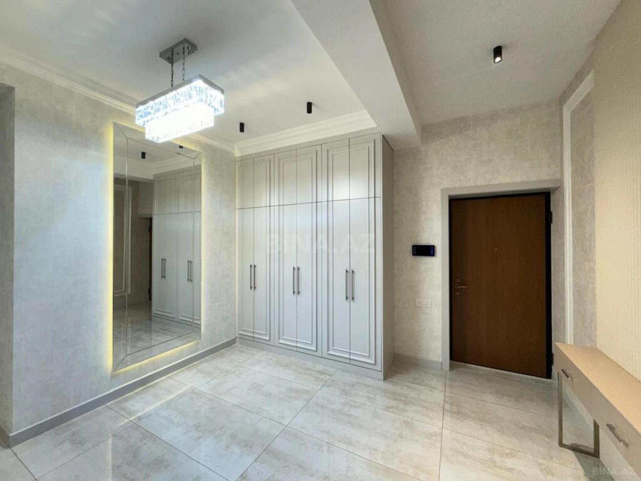 Kirayə verilir 3 otaqlı mənzil 140 m²