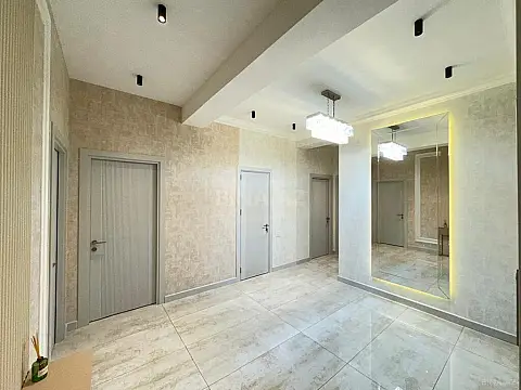 Kirayə verilir 3 otaqlı mənzil 140 m²