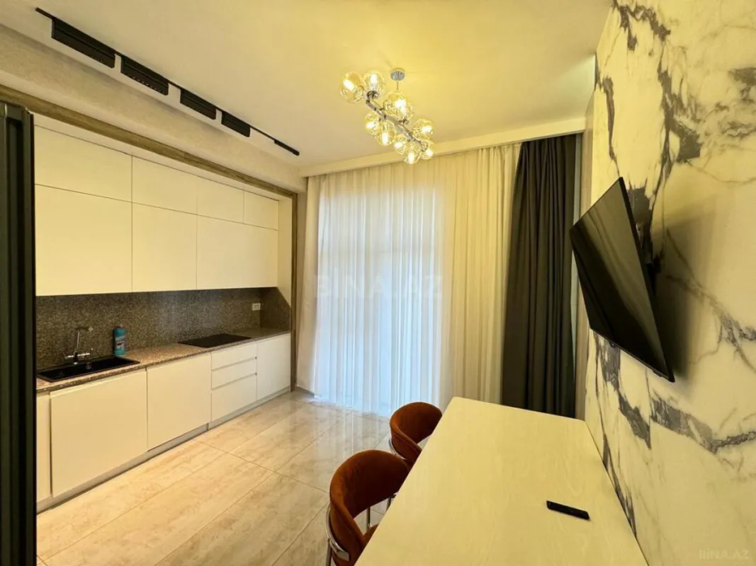 Kirayə verilir 3 otaqlı mənzil 140 m²