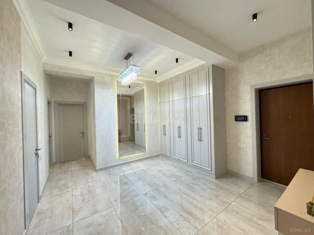 Kirayə verilir 3 otaqlı mənzil 140 m²