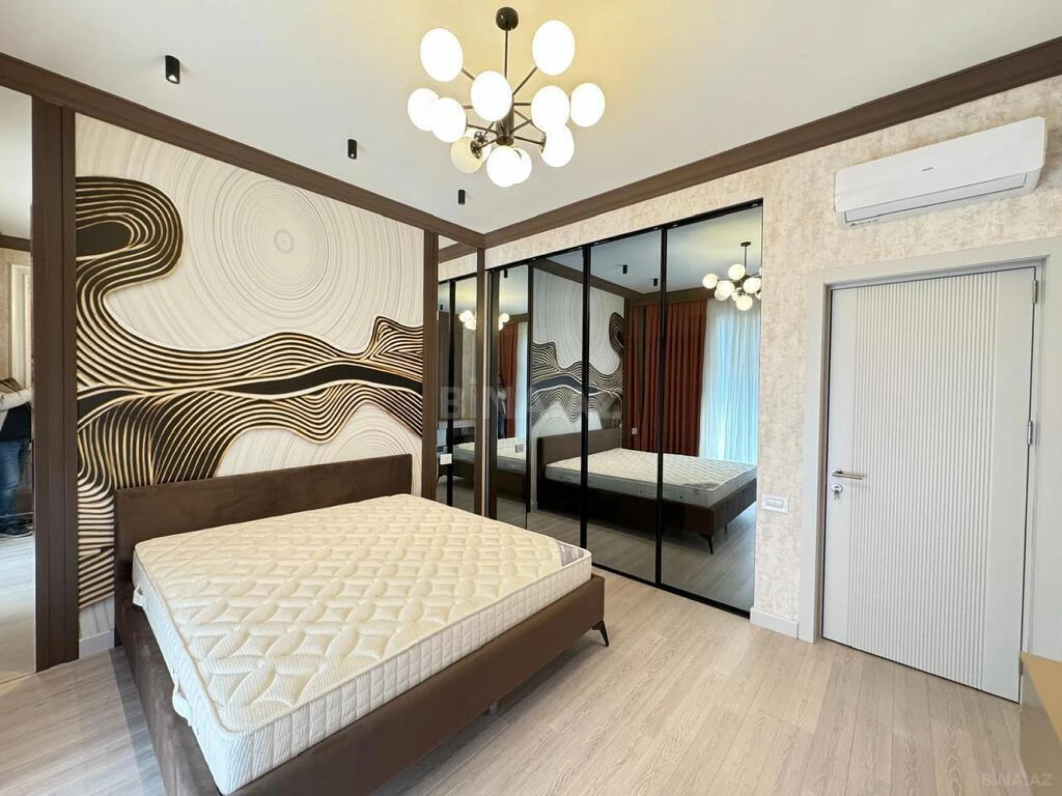 Kirayə verilir 3 otaqlı mənzil 140 m²