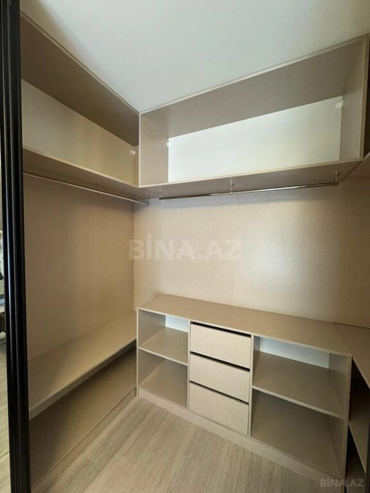 Kirayə verilir 3 otaqlı mənzil 140 m²