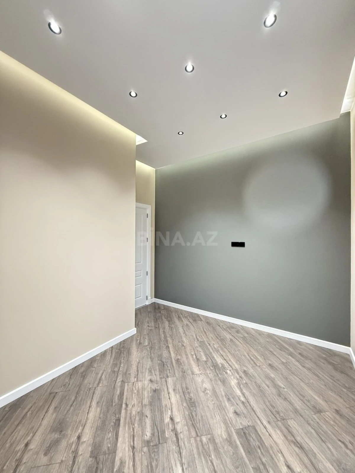 Satılır 5 otaqlı həyət evi 220 m²