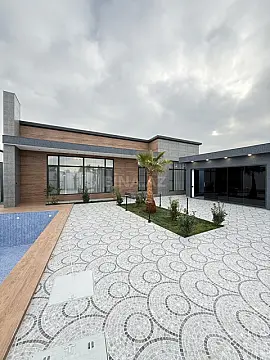 Satılır 5 otaqlı həyət evi 220 m²