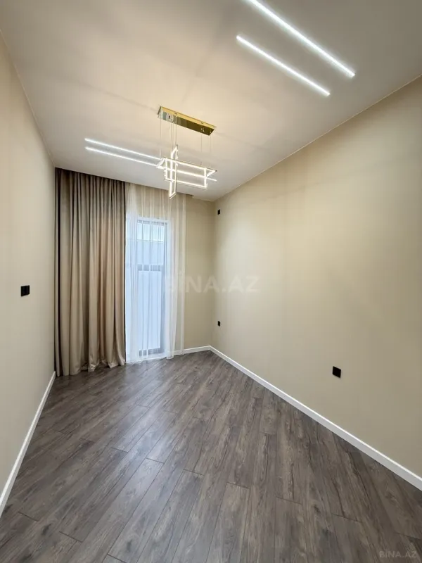 Satılır 5 otaqlı həyət evi 220 m²