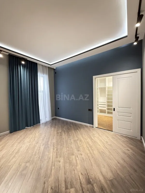 Satılır 5 otaqlı həyət evi 220 m²