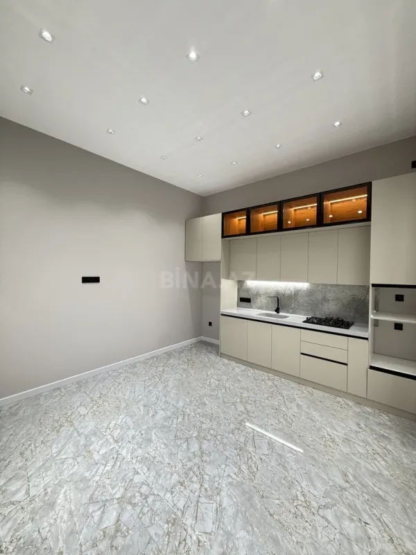 Satılır 5 otaqlı həyət evi 220 m²