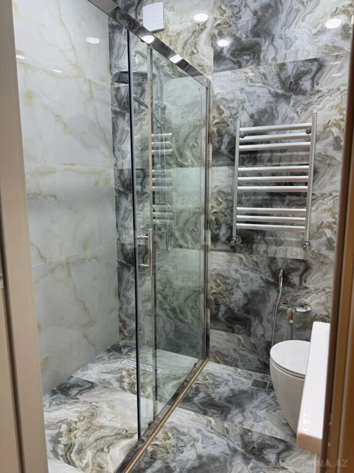 Kirayə verilir 2 otaqlı mənzil 60 m²