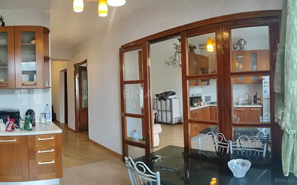 Kirayə verilir 2 otaqlı mənzil 70 m²