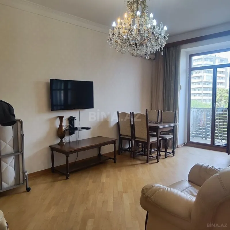 Kirayə verilir 2 otaqlı mənzil 70 m²