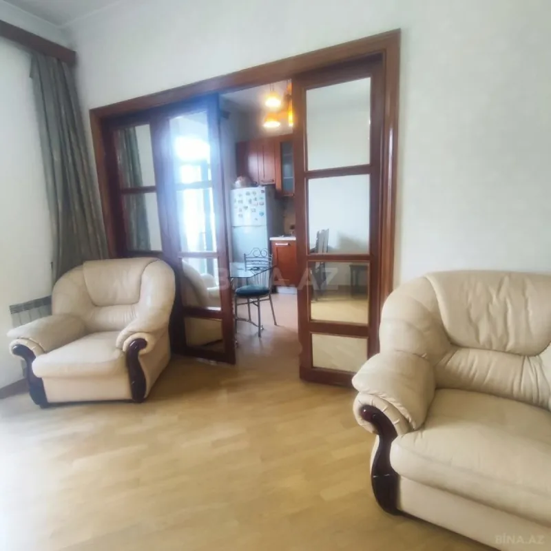 Kirayə verilir 2 otaqlı mənzil 70 m²