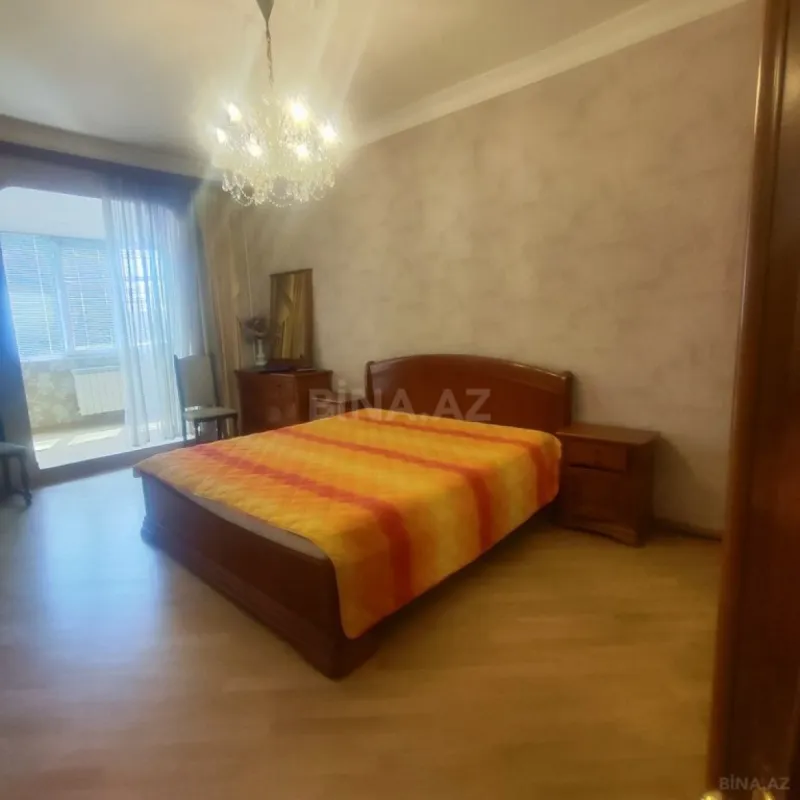 Kirayə verilir 2 otaqlı mənzil 70 m²
