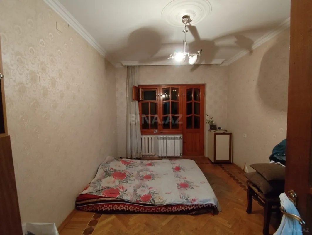 Satılır 4 otaqlı mənzil 110 m²