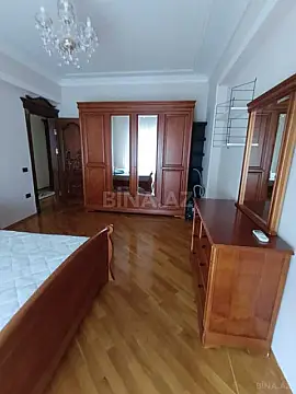 Kirayə verilir 4 otaqlı mənzil 200 m²