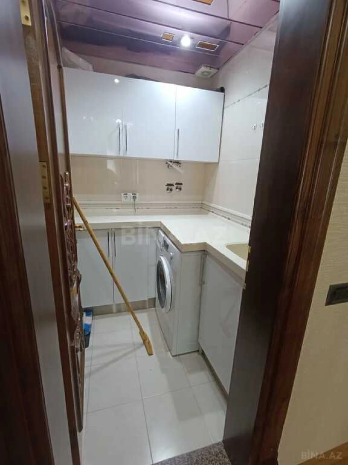 Kirayə verilir 4 otaqlı mənzil 200 m²