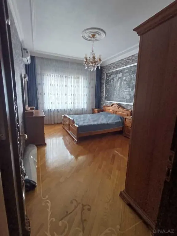 Kirayə verilir 4 otaqlı mənzil 200 m²