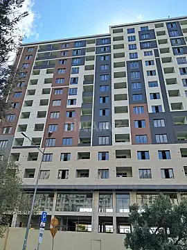 Satılır 3 otaqlı mənzil 126 m²