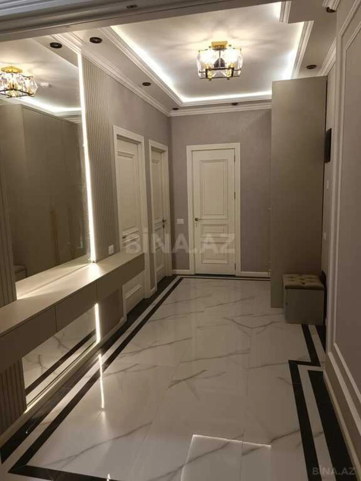 Kirayə verilir 2 otaqlı mənzil 107 m²