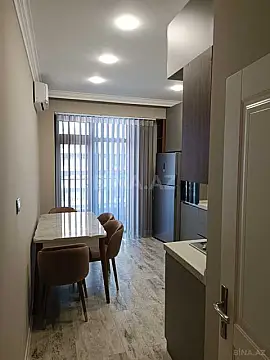 Kirayə verilir 2 otaqlı mənzil 107 m²