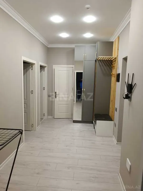 Kirayə verilir 2 otaqlı mənzil 107 m²