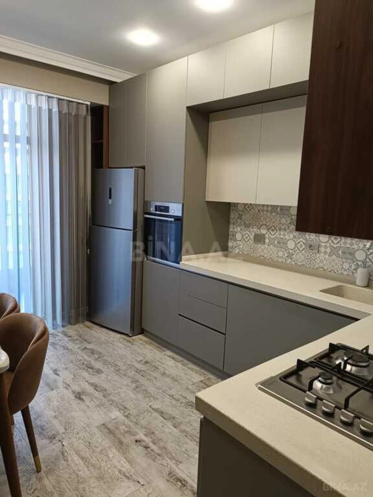Kirayə verilir 2 otaqlı mənzil 107 m²