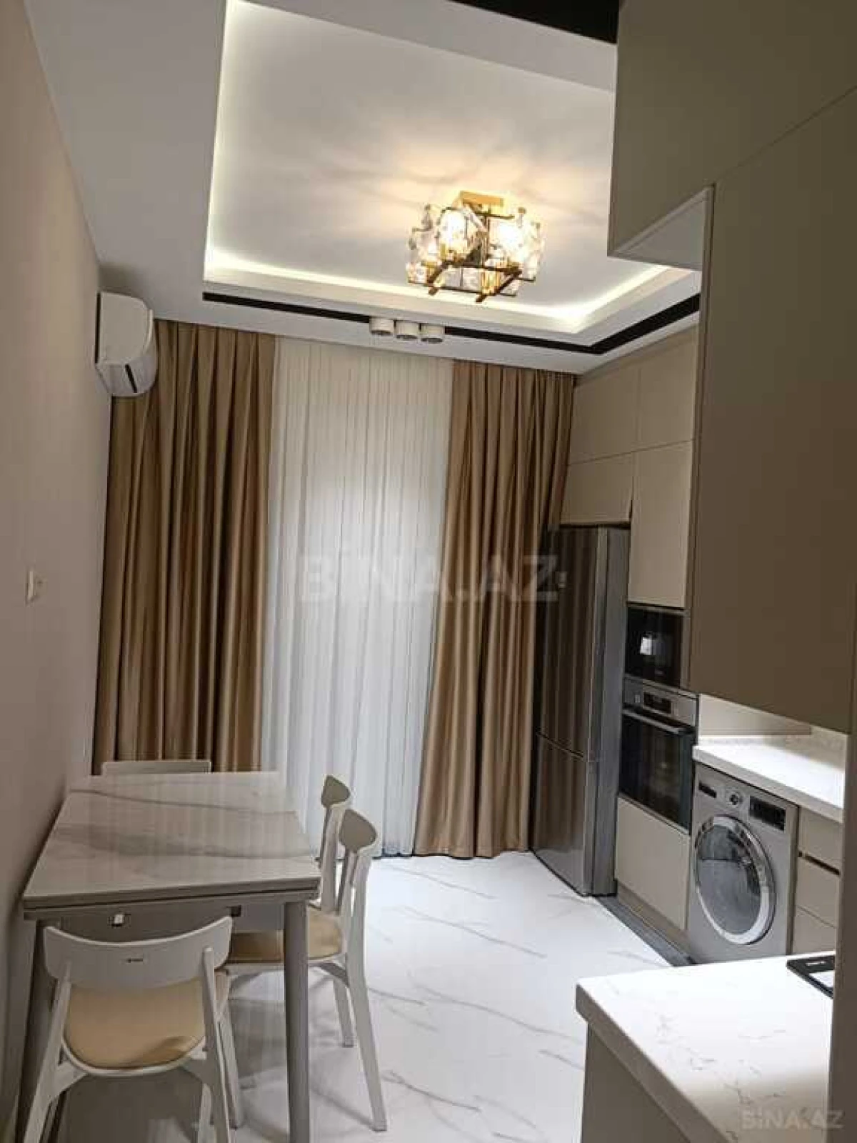 Kirayə verilir 2 otaqlı mənzil 107 m²