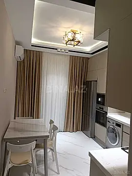 Kirayə verilir 2 otaqlı mənzil 107 m²