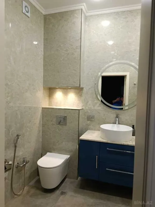 Kirayə verilir 2 otaqlı mənzil 107 m²