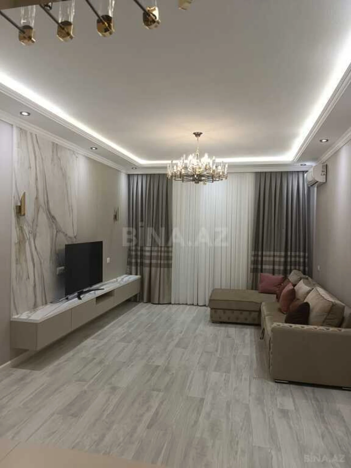 Kirayə verilir 2 otaqlı mənzil 107 m²