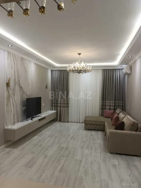 Kirayə verilir 2 otaqlı mənzil 107 m²