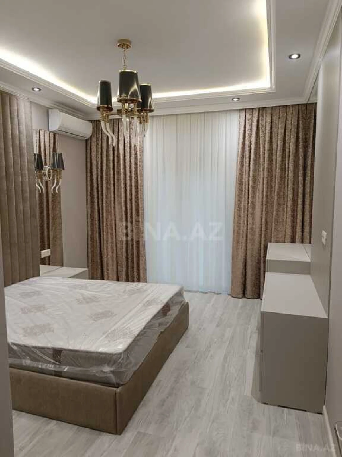 Kirayə verilir 2 otaqlı mənzil 107 m²