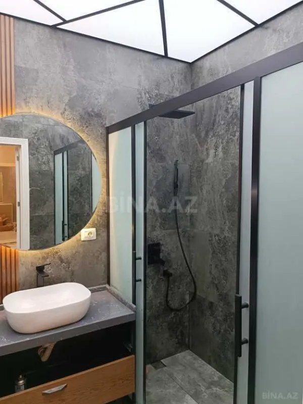 Kirayə verilir 2 otaqlı mənzil 107 m²