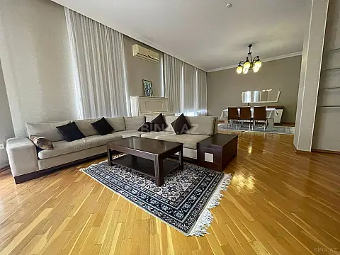 Kirayə verilir 4 otaqlı mənzil 200 m² — Bakı, İçərişəhər 4 otaq 200.00 m²