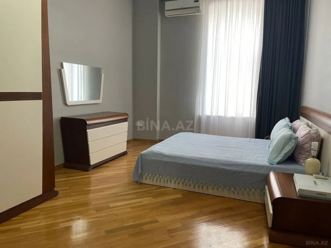 Kirayə verilir 4 otaqlı mənzil 200 m²